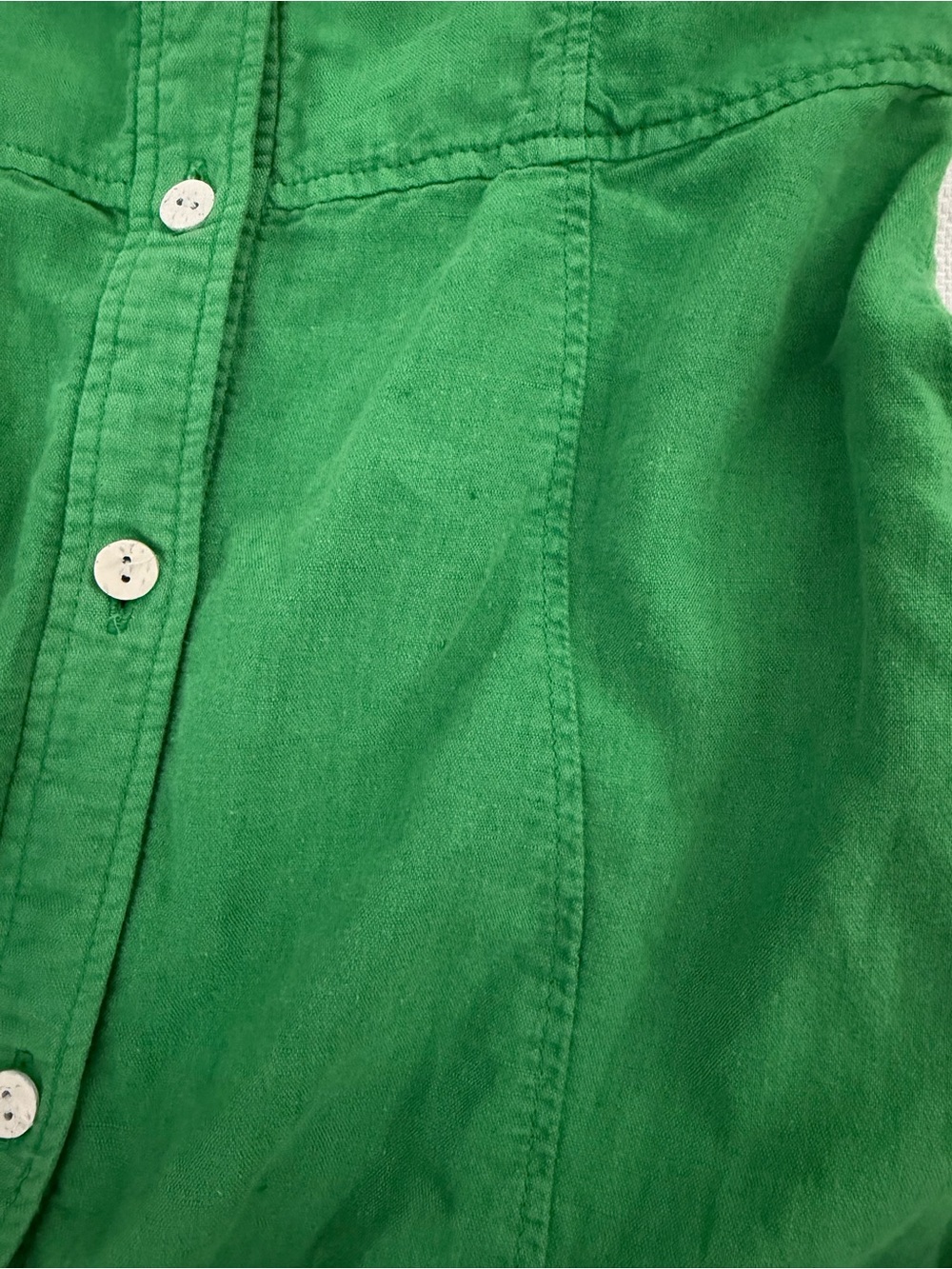 Green Button-Front Ruffle Hem Dress - Picture 3 of 4